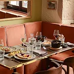 De L'etoile Hotel *