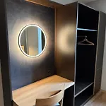 De L'etoile Hotel *