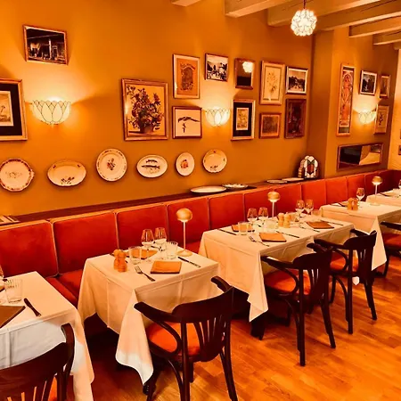 De L'étoile Hotel *