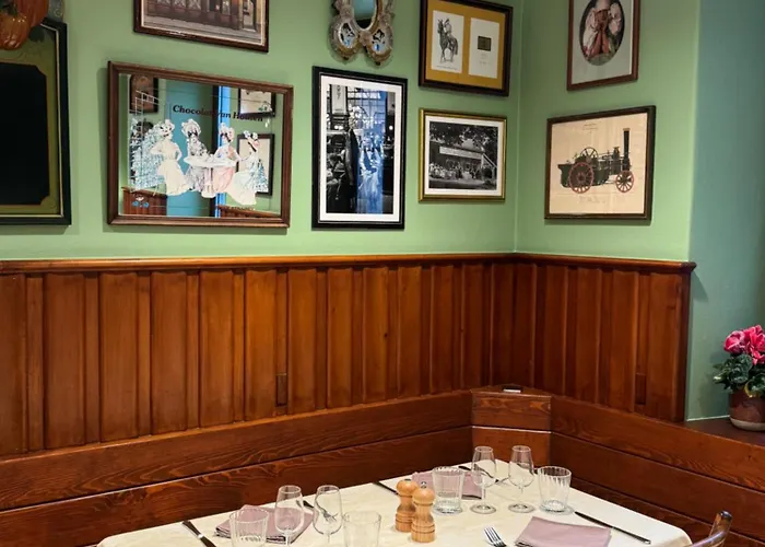 De L'étoile Hotel *