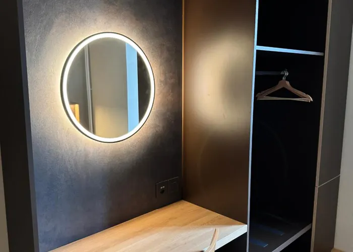 De L'étoile Hotel *