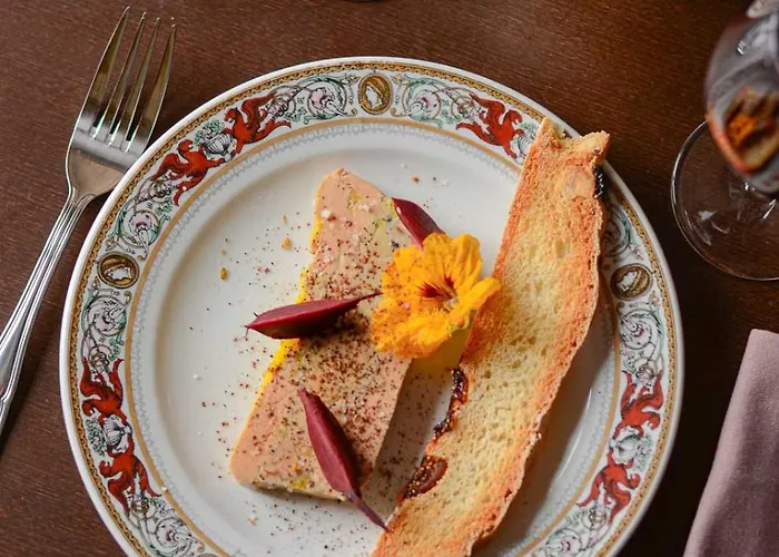 De L'étoile Hotel *